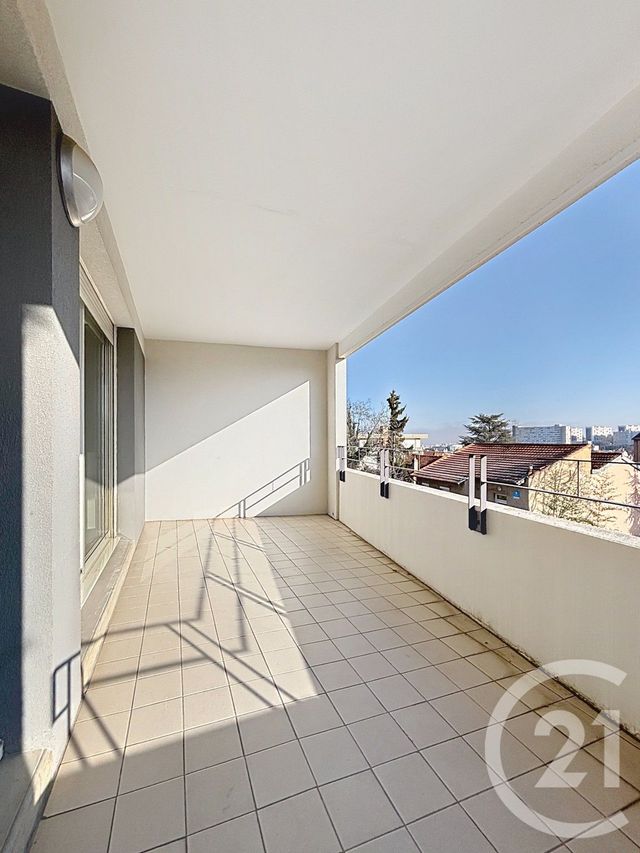 Appartement F4 à louer - 4 pièces - 72.46 m2 - CLERMONT FERRAND - 63 - AUVERGNE - Century 21 Stéphane Roume Immobilier