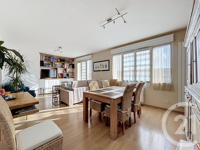 Appartement F6 à vendre - 6 pièces - 115.21 m2 - CLERMONT FERRAND - 63 - AUVERGNE - Century 21 Stéphane Roume Immobilier
