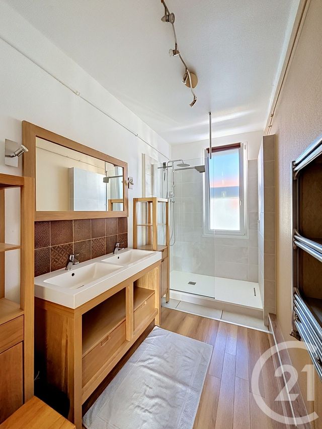 Appartement F6 à vendre - 6 pièces - 115.21 m2 - CLERMONT FERRAND - 63 - AUVERGNE - Century 21 Stéphane Roume Immobilier