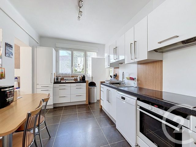 Appartement F6 à vendre - 6 pièces - 115.21 m2 - CLERMONT FERRAND - 63 - AUVERGNE - Century 21 Stéphane Roume Immobilier