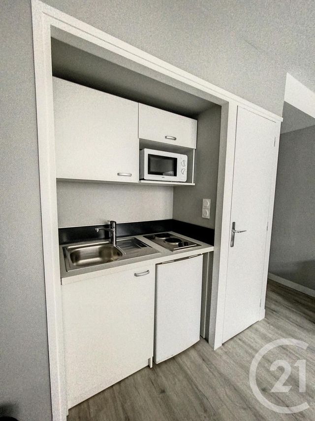 Appartement Studio à louer - 1 pièce - 19.86 m2 - CHAMALIERES - 63 - AUVERGNE - Century 21 Stéphane Roume Immobilier