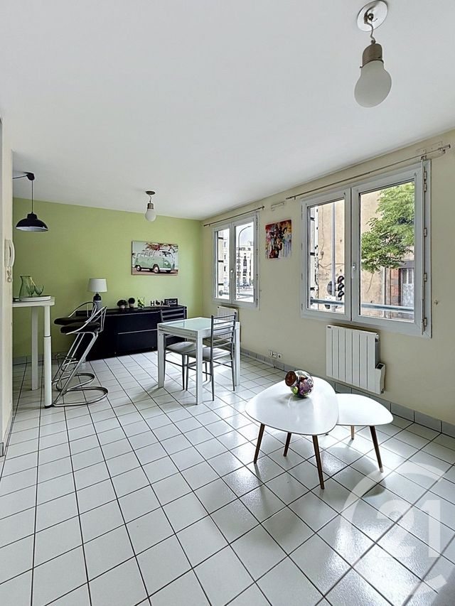Appartement F1 à vendre - 1 pièce - 32.19 m2 - CLERMONT FERRAND - 63 - AUVERGNE - Century 21 Stéphane Roume Immobilier