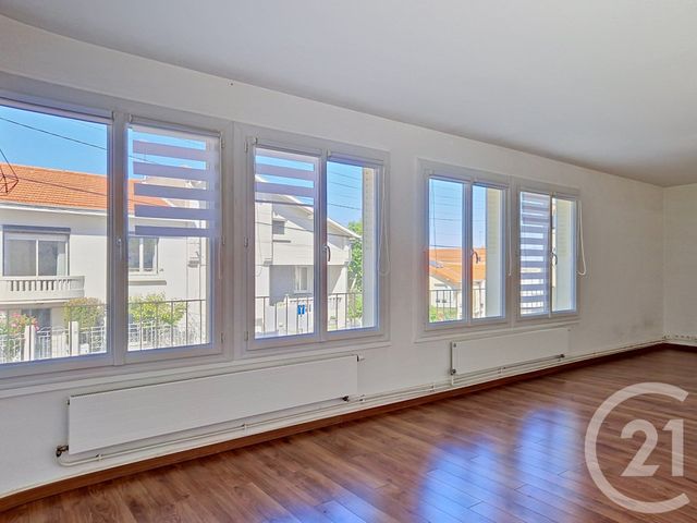 Appartement T4 à vendre - 4 pièces - 82.27 m2 - CHAMALIERES - 63 - AUVERGNE - Century 21 Stéphane Roume Immobilier