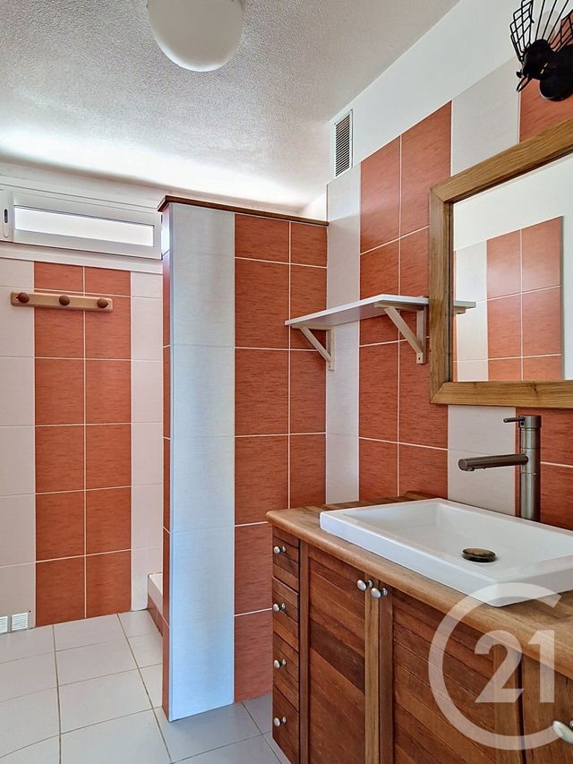 Appartement T4 à vendre - 4 pièces - 82.27 m2 - CHAMALIERES - 63 - AUVERGNE - Century 21 Stéphane Roume Immobilier