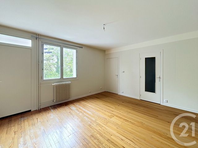 Appartement F1 à vendre - 1 pièce - 27.63 m2 - CLERMONT FERRAND - 63 - AUVERGNE - Century 21 Stéphane Roume Immobilier