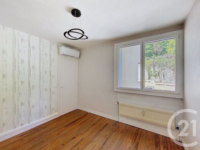 Appartement F3 à louer - 3 pièces - 55.0 m2 - CHAMALIERES - 63 - AUVERGNE - Century 21 Stéphane Roume Immobilier