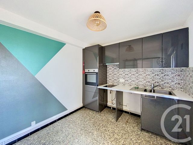 Appartement F3 à louer - 3 pièces - 55.0 m2 - CHAMALIERES - 63 - AUVERGNE - Century 21 Stéphane Roume Immobilier