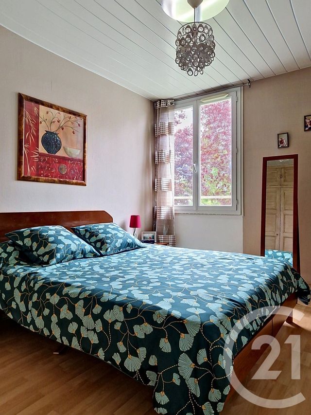 Appartement T4 à vendre - 4 pièces - 74.51 m2 - CLERMONT FERRAND - 63 - AUVERGNE - Century 21 Stéphane Roume Immobilier