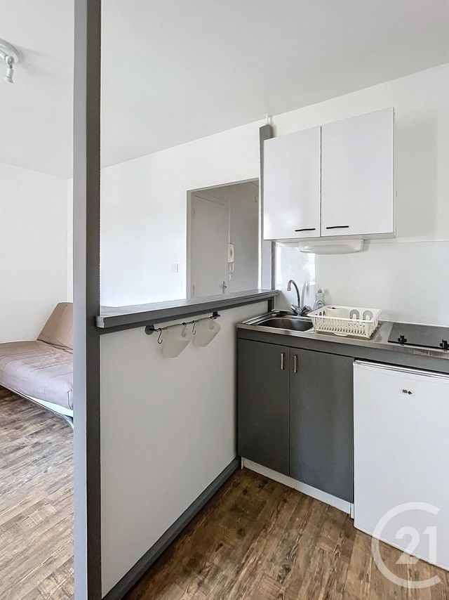 Appartement Studio à louer - 1 pièce - 17.6 m2 - CLERMONT FERRAND - 63 - AUVERGNE - Century 21 Stéphane Roume Immobilier