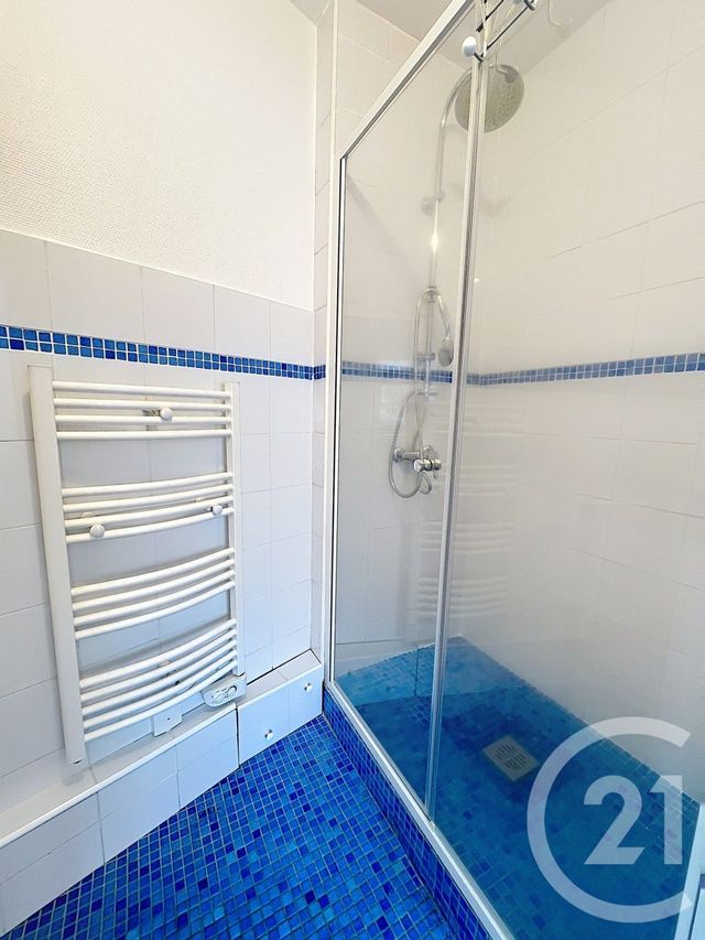 Appartement F3 à louer - 3 pièces - 62.55 m2 - CLERMONT FERRAND - 63 - AUVERGNE - Century 21 Stéphane Roume Immobilier