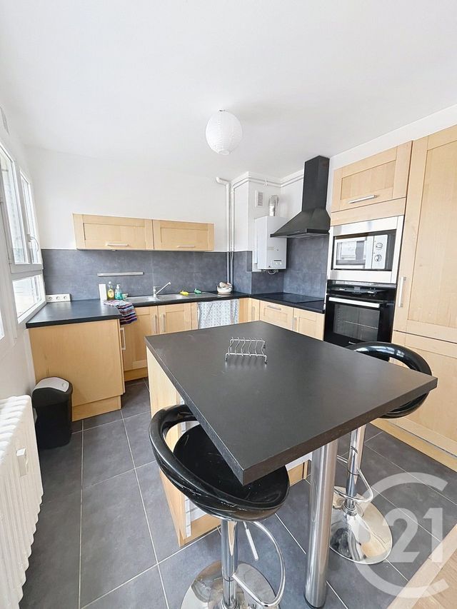 Appartement F3 à louer - 3 pièces - 62.55 m2 - CLERMONT FERRAND - 63 - AUVERGNE - Century 21 Stéphane Roume Immobilier