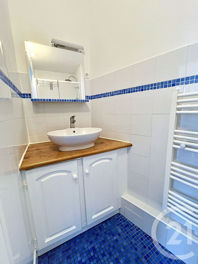 Appartement F3 à louer - 3 pièces - 62.55 m2 - CLERMONT FERRAND - 63 - AUVERGNE - Century 21 Stéphane Roume Immobilier