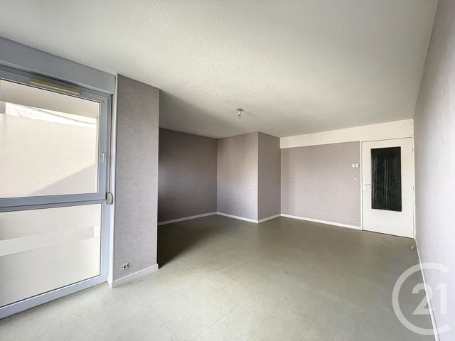 Appartement F3 à louer - 3 pièces - 65.0 m2 - CLERMONT FERRAND - 63 - AUVERGNE - Century 21 Stéphane Roume Immobilier