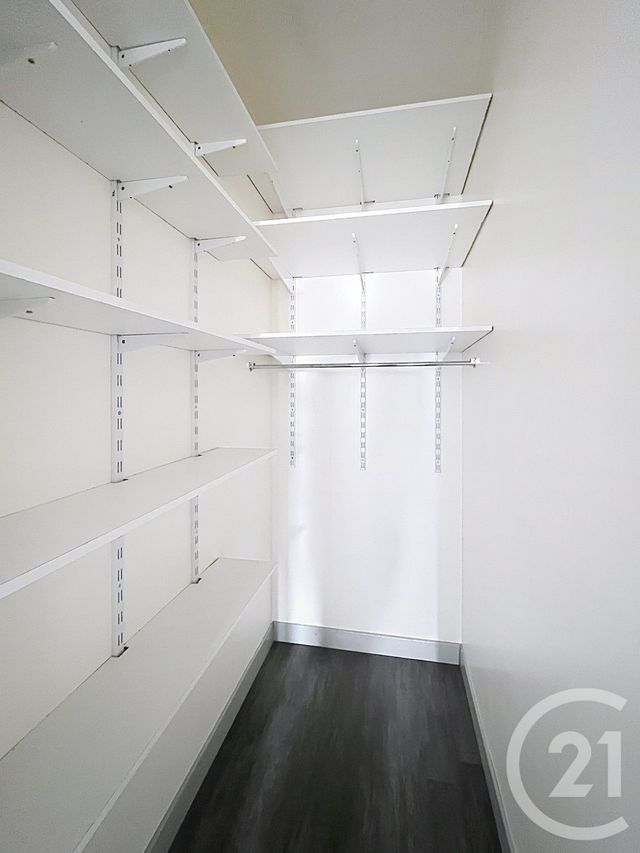 Appartement F3 bis à louer - 3 pièces - 80.51 m2 - CLERMONT FERRAND - 63 - AUVERGNE - Century 21 Stéphane Roume Immobilier
