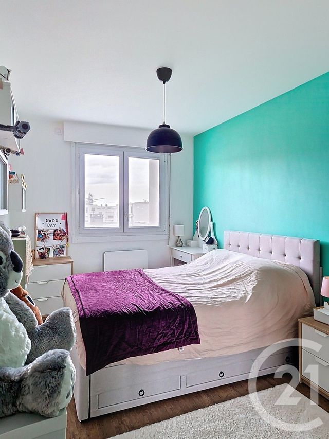 Appartement T4 à vendre - 4 pièces - 92.89 m2 - CLERMONT FERRAND - 63 - AUVERGNE - Century 21 Stéphane Roume Immobilier