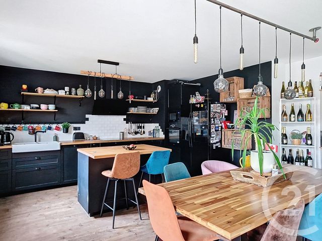 Appartement T4 à vendre - 4 pièces - 92.89 m2 - CLERMONT FERRAND - 63 - AUVERGNE - Century 21 Stéphane Roume Immobilier