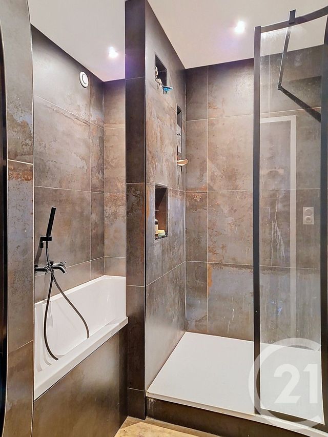 Appartement T4 à vendre - 4 pièces - 92.89 m2 - CLERMONT FERRAND - 63 - AUVERGNE - Century 21 Stéphane Roume Immobilier