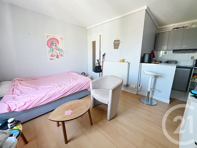 Appartement F1 à louer - 1 pièce - 21.9 m2 - CHAMALIERES - 63 - AUVERGNE - Century 21 Stéphane Roume Immobilier