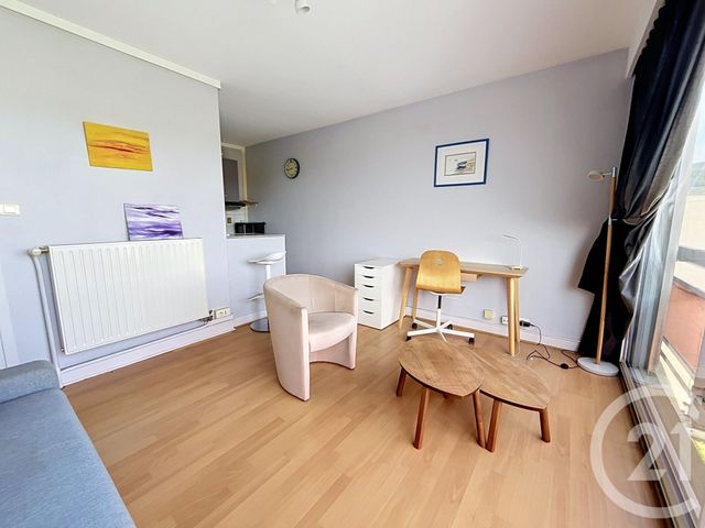 Appartement F1 à louer - 1 pièce - 21.9 m2 - CHAMALIERES - 63 - AUVERGNE - Century 21 Stéphane Roume Immobilier