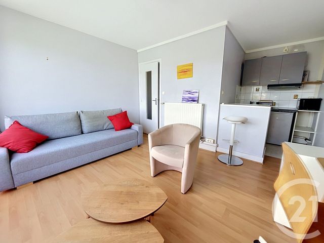 Appartement F1 à louer - 1 pièce - 21.9 m2 - CHAMALIERES - 63 - AUVERGNE - Century 21 Stéphane Roume Immobilier
