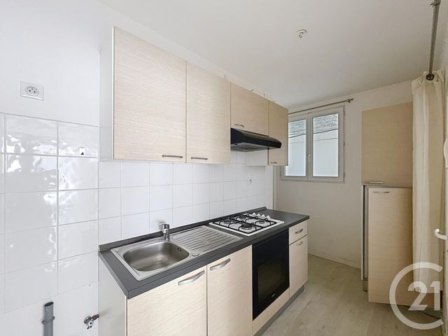 Appartement F2 à louer - 2 pièces - 28.85 m2 - CLERMONT FERRAND - 63 - AUVERGNE - Century 21 Stéphane Roume Immobilier