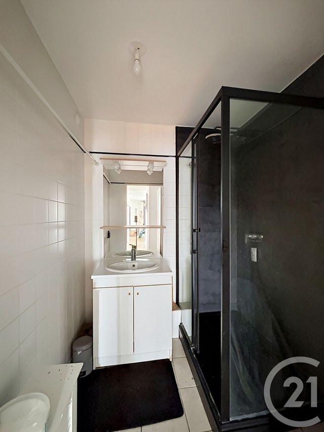 Appartement F4 à vendre - 4 pièces - 70.16 m2 - CLERMONT FERRAND - 63 - AUVERGNE - Century 21 Stéphane Roume Immobilier