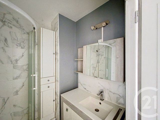 Appartement F4 à louer - 4 pièces - 68.94 m2 - CLERMONT FERRAND - 63 - AUVERGNE - Century 21 Stéphane Roume Immobilier