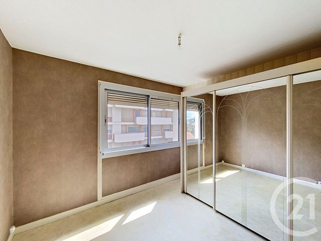 Appartement F4 à louer - 4 pièces - 68.94 m2 - CLERMONT FERRAND - 63 - AUVERGNE - Century 21 Stéphane Roume Immobilier