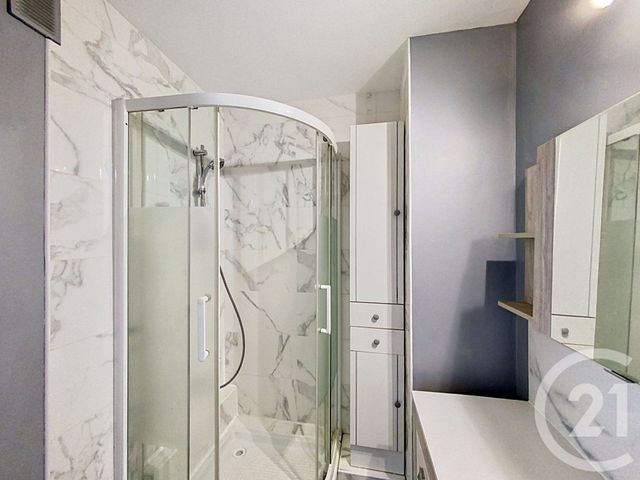 Appartement F4 à louer - 4 pièces - 68.94 m2 - CLERMONT FERRAND - 63 - AUVERGNE - Century 21 Stéphane Roume Immobilier