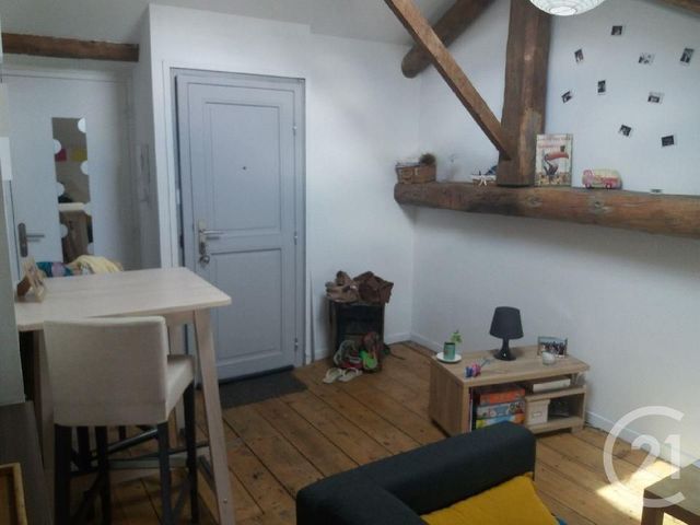 Appartement F2 à louer - 2 pièces - 32.6 m2 - CHAMALIERES - 63 - AUVERGNE - Century 21 Stéphane Roume Immobilier