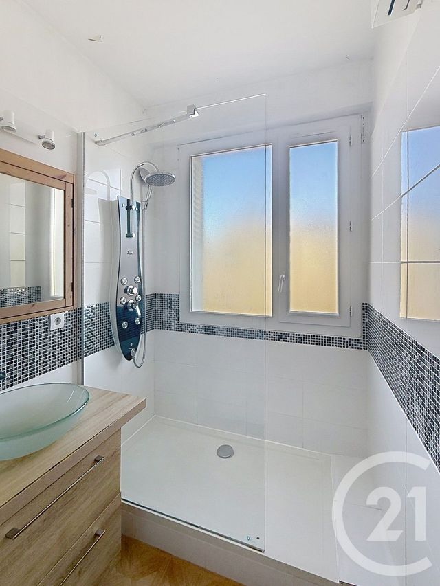 Appartement F3 bis à vendre - 4 pièces - 67.46 m2 - CLERMONT FERRAND - 63 - AUVERGNE - Century 21 Stéphane Roume Immobilier