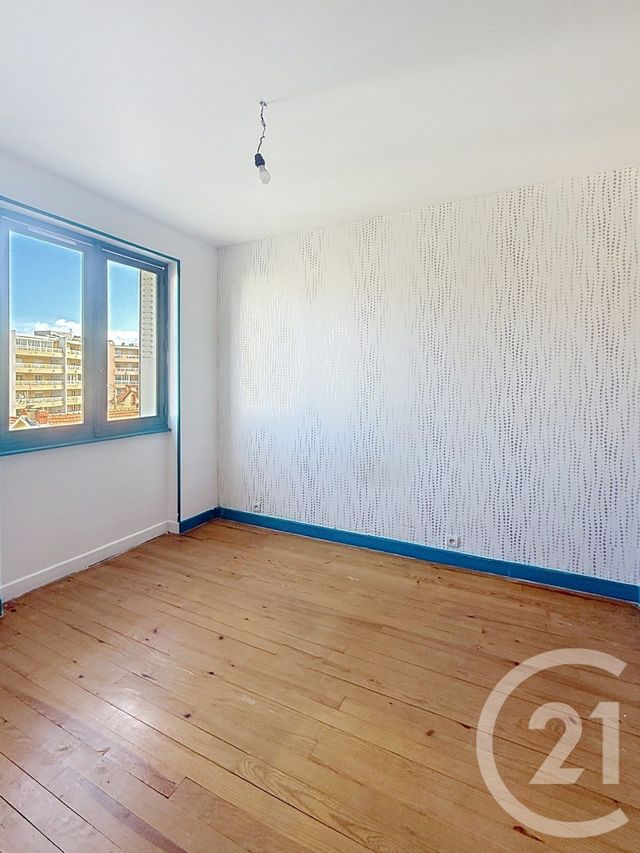 Appartement F3 bis à vendre - 4 pièces - 67.46 m2 - CLERMONT FERRAND - 63 - AUVERGNE - Century 21 Stéphane Roume Immobilier