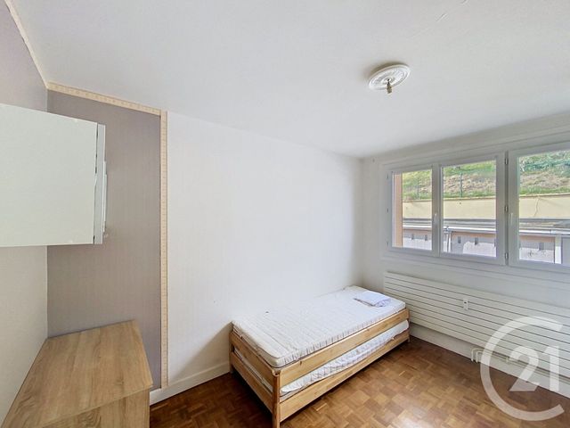 Appartement F3 à louer - 3 pièces - 68.44 m2 - CHAMALIERES - 63 - AUVERGNE - Century 21 Stéphane Roume Immobilier