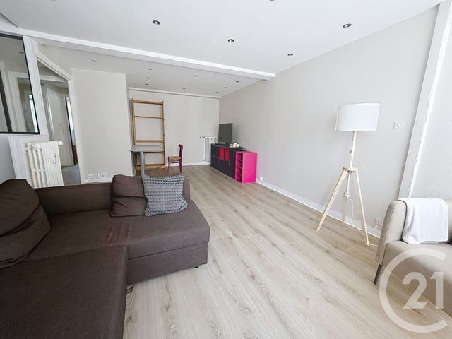 Appartement F3 à louer - 3 pièces - 68.44 m2 - CHAMALIERES - 63 - AUVERGNE - Century 21 Stéphane Roume Immobilier