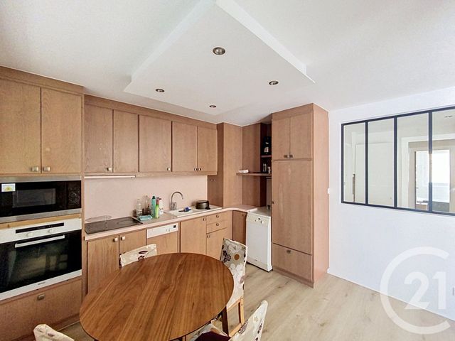 Appartement F3 à louer - 3 pièces - 68.44 m2 - CHAMALIERES - 63 - AUVERGNE - Century 21 Stéphane Roume Immobilier