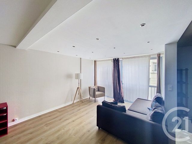 Appartement F3 à louer - 3 pièces - 68.44 m2 - CHAMALIERES - 63 - AUVERGNE - Century 21 Stéphane Roume Immobilier