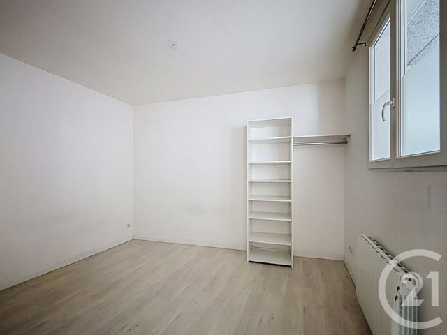 Appartement F2 à vendre - 2 pièces - 29.85 m2 - CLERMONT FERRAND - 63 - AUVERGNE - Century 21 Stéphane Roume Immobilier