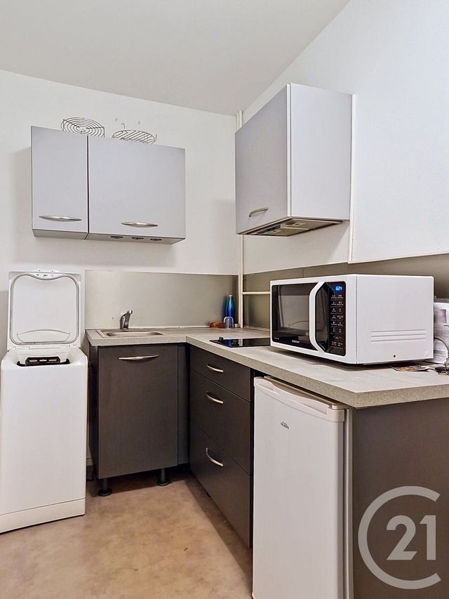 Appartement T1 à vendre - 1 pièce - 27.04 m2 - CLERMONT FERRAND - 63 - AUVERGNE - Century 21 Stéphane Roume Immobilier