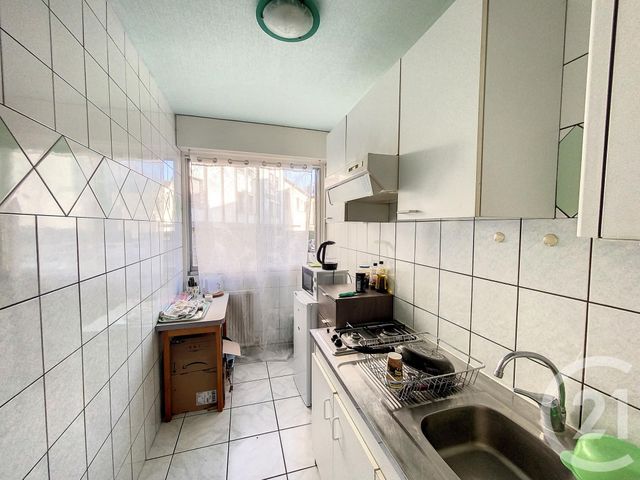 Appartement F1 à louer - 1 pièce - 26.61 m2 - CLERMONT FERRAND - 63 - AUVERGNE - Century 21 Stéphane Roume Immobilier
