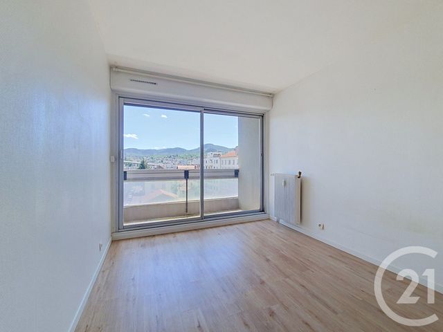 Appartement F2 à vendre - 2 pièces - 46.06 m2 - CLERMONT FERRAND - 63 - AUVERGNE - Century 21 Stéphane Roume Immobilier