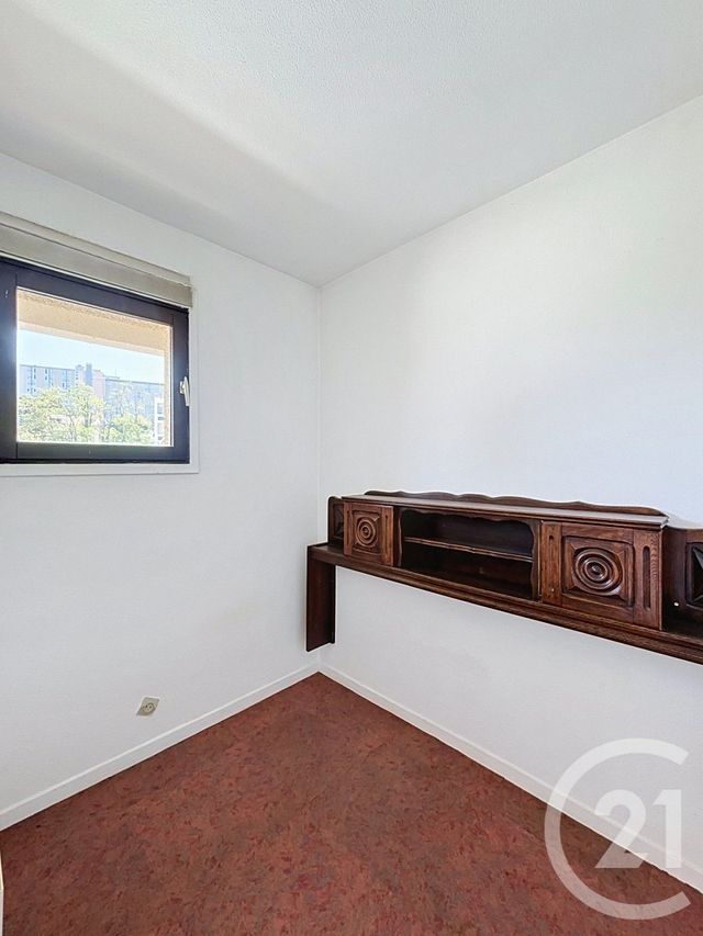 Appartement F1 à vendre - 1 pièce - 25.59 m2 - CLERMONT FERRAND - 63 - AUVERGNE - Century 21 Stéphane Roume Immobilier