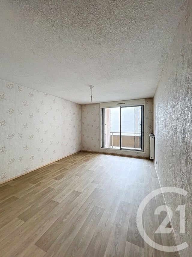 Appartement F4 à vendre - 4 pièces - 77.62 m2 - CLERMONT FERRAND - 63 - AUVERGNE - Century 21 Stéphane Roume Immobilier