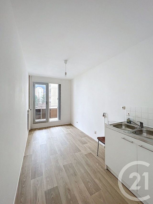 Appartement F4 à vendre - 4 pièces - 77.62 m2 - CLERMONT FERRAND - 63 - AUVERGNE - Century 21 Stéphane Roume Immobilier