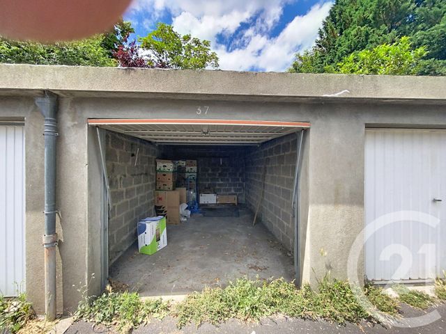 parking à louer - 14.0 m2 - CLERMONT FERRAND - 63 - AUVERGNE - Century 21 Stéphane Roume Immobilier