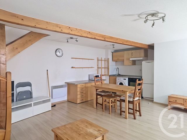 Appartement T3 à vendre - 3 pièces - 53.62 m2 - CLERMONT FERRAND - 63 - AUVERGNE - Century 21 Stéphane Roume Immobilier