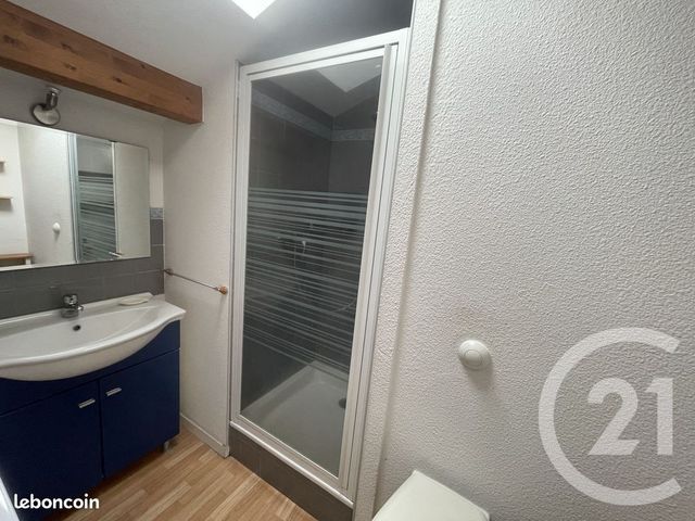 Appartement T3 à vendre - 3 pièces - 53.62 m2 - CLERMONT FERRAND - 63 - AUVERGNE - Century 21 Stéphane Roume Immobilier
