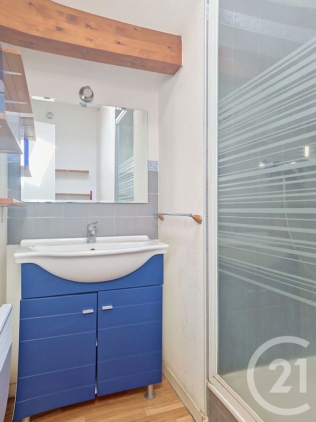 Appartement T3 à vendre - 3 pièces - 53.62 m2 - CLERMONT FERRAND - 63 - AUVERGNE - Century 21 Stéphane Roume Immobilier