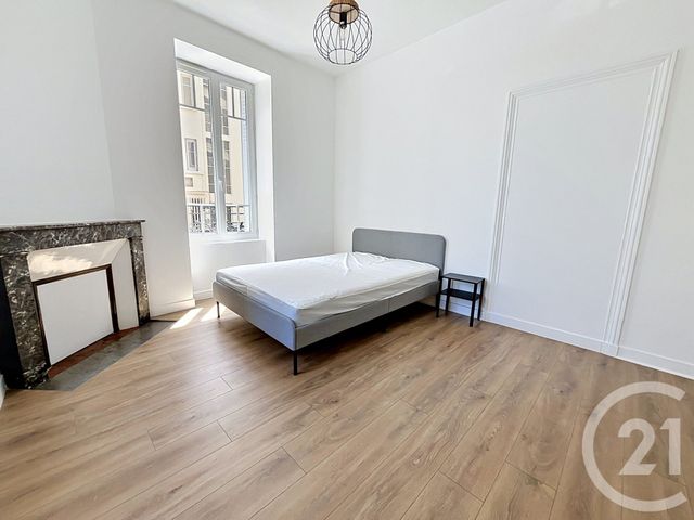 Appartement F3 à louer - 3 pièces - 53.06 m2 - CLERMONT FERRAND - 63 - AUVERGNE - Century 21 Stéphane Roume Immobilier