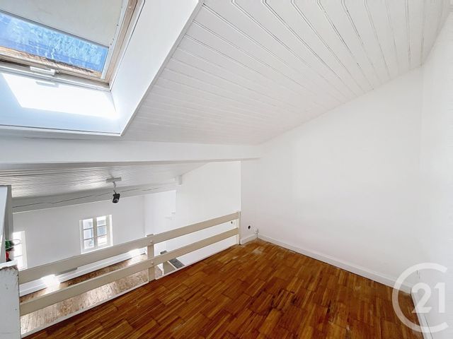Appartement Duplex à louer - 2 pièces - 40.0 m2 - CLERMONT FERRAND - 63 - AUVERGNE - Century 21 Stéphane Roume Immobilier