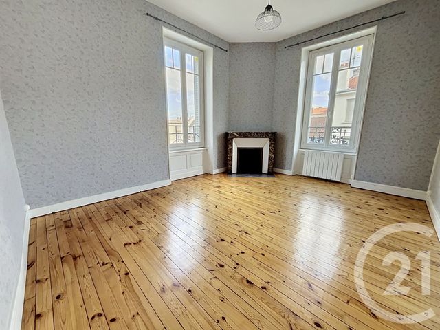 Appartement F3 à louer - 3 pièces - 56.63 m2 - CLERMONT FERRAND - 63 - AUVERGNE - Century 21 Stéphane Roume Immobilier